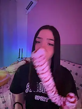 ShannonShanny from StripChat is Freechat