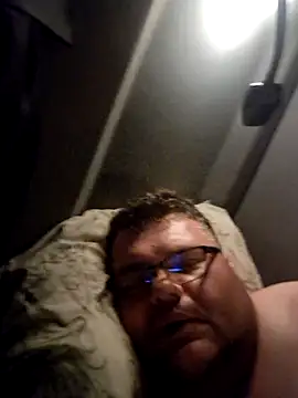 tataurs (Ask my age) - Bag la gaura un vibrator anal!!