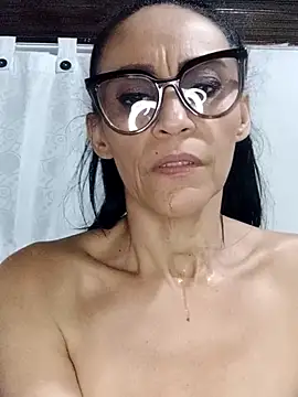 Webcam Model (BarbaraMature)  is live.Free join now!