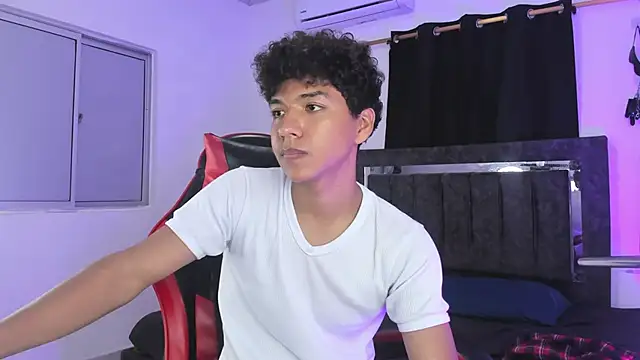 maximiliano_khalil (M young) - 🦶🏻Show Feet