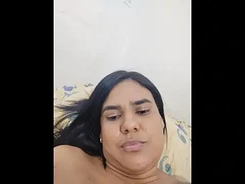 Webcam Model (AntonellaShot)  is live.Free join now!