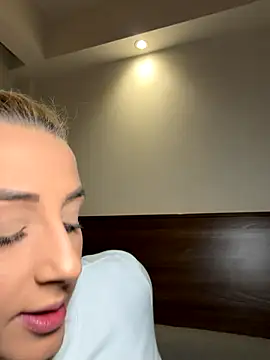 Strongqueen's Stripchat show and profile