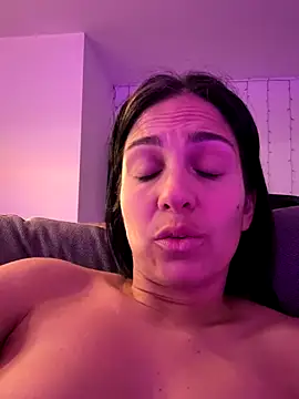 LaPetiteKim from StripChat is Freechat