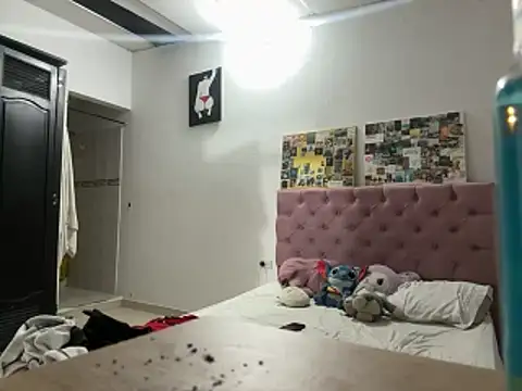 pretty_isadora (F teen) - Silence, people nearby #public