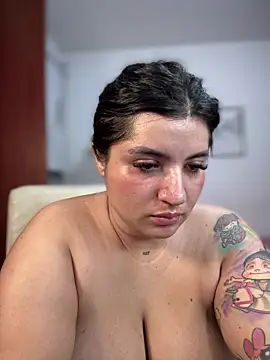 horny_roomiess's Stripchat show and profile