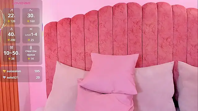 mia_canoo (F young) - dildo in the vagina