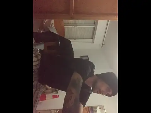 lucky1661 (M young) - take off clothes