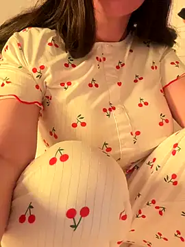 Webcam Model (OnlyRima)  is live.Free join now!