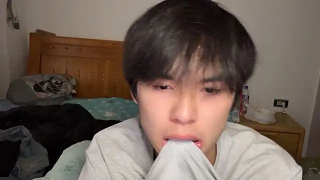 w5206t (M twink) - 20个俯卧撑