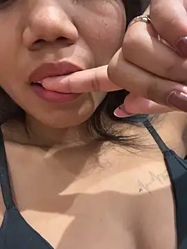 hotti_lusi5911 - Hotti_lusi5911's free webcam - UK Sex Cams