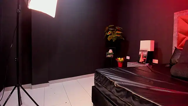 mia_milff - Mia_milff's free webcam - UK Sex Cams