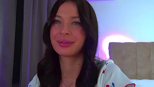 Live webcam thumbnail of AlexandraBloom from . Watch my show!