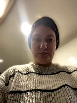 Webcam Model (Abby-LS)  is live.Free join now!