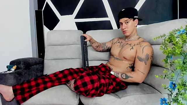 justin_fuller1 - JUSTIN_FULLER1's free webcam - UK Sex Cams