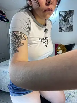 Webcam Model (carolina16love)  is live.Free join now!