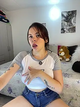 Webcam Model (carolina16love)  is live.Free join now!