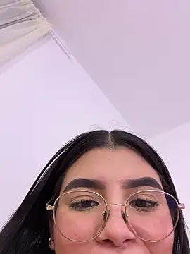 Julietalcl from StripChat is Freechat