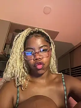 Sweet-Jade from StripChat is Freechat