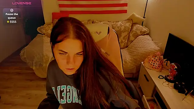 masha19981 (F young) - Erotic show with orgasm