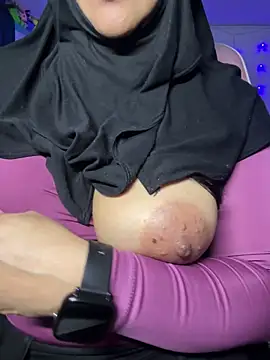 Webcam Model (Jameela)  is live.Free join now!