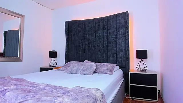 vanessaparis__ - VanessaParis__'s free webcam - UK Sex Cams