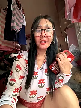 sweetieme - Sweetieme's free webcam - UK Sex Cams