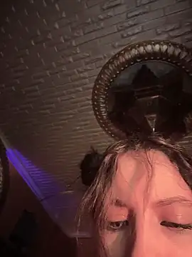 Queentaraf999 from StripChat is Freechat