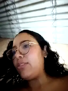 Live cam of Sweett_Ladie from  | Watch me live!