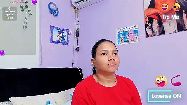 sara_mendez2 (F young) - dildo renders pussy