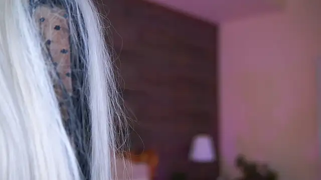 juicy_jessye (F teen) - Orgasmic experience