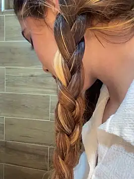 Webcam Model (xia_foxxy)  is live.Free join now!