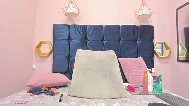 candy_big_tits18 - Candy_big_tits18's free webcam - UK Sex Cams