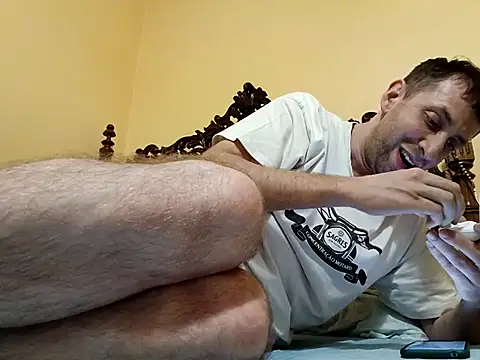 Live webcam thumbnail of White_rabbit_ from pt. Watch my show!