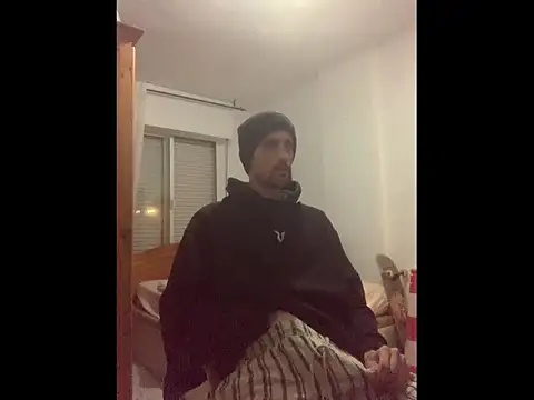 lucky1661 (M young) - take pants off