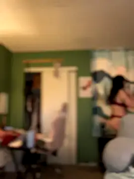 Webcam Model (pennybabyy)  is live.Free join now!