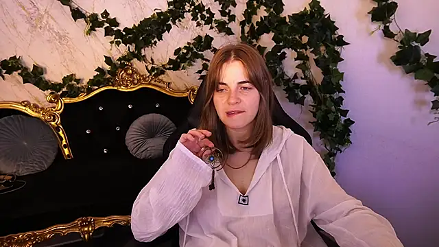 ShinyfromUa live cam screenshot female on Ohstagram — Live Cams & Adult Streams