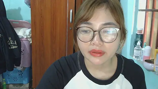 uhem112 - Uhem112's free webcam - UK Sex Cams