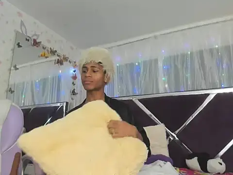  Santy_bigcock_01 chat room