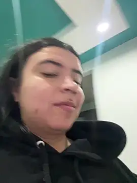 Webcam Model (Devilsweet17)  is live.Free join now!