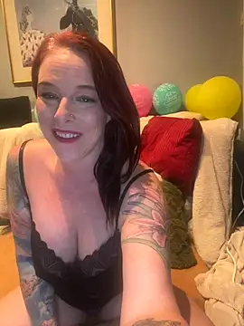 Webcam Model (Island_Siren)  is live.Free join now!