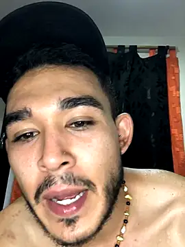 rodneycolt live cam screenshot male from Colombia on Squirt Show – Wet & Wild Live Cams