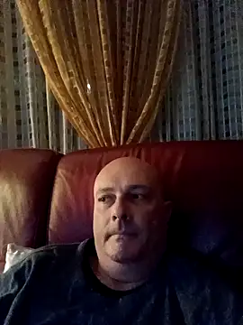 alexis_bull (Ask my age) - Show dick