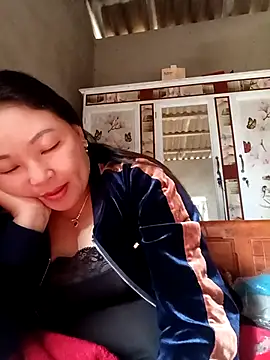 Webcam Model (phunphun)  is live.Free join now!