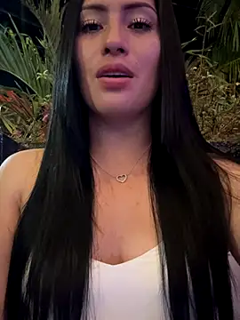 Webcam Model (Sara_luna_)  is live.Free join now!