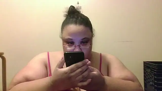 sexybbw10790 (F milf) - Oil tits and ass show