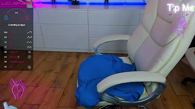 Kamilla_Hot live cam screenshot female on Squirt Show – Wet & Wild Live Cams