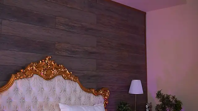 Juicy_Jessye from StripChat is Freechat