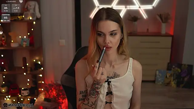 manifreyja - ManiFreyja's free webcam - UK Sex Cams