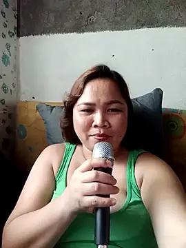 Webcam Model (XXLorie_02)  is live.Free join now!