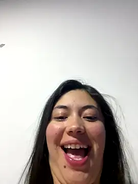 Webcam Model (Tamygh_)  is live.Free join now!